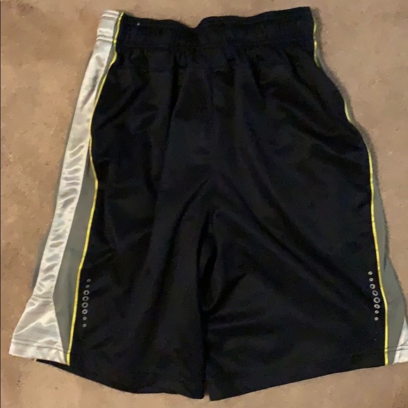 Men’s Reebok Small Shorts - Picture 3 of 5